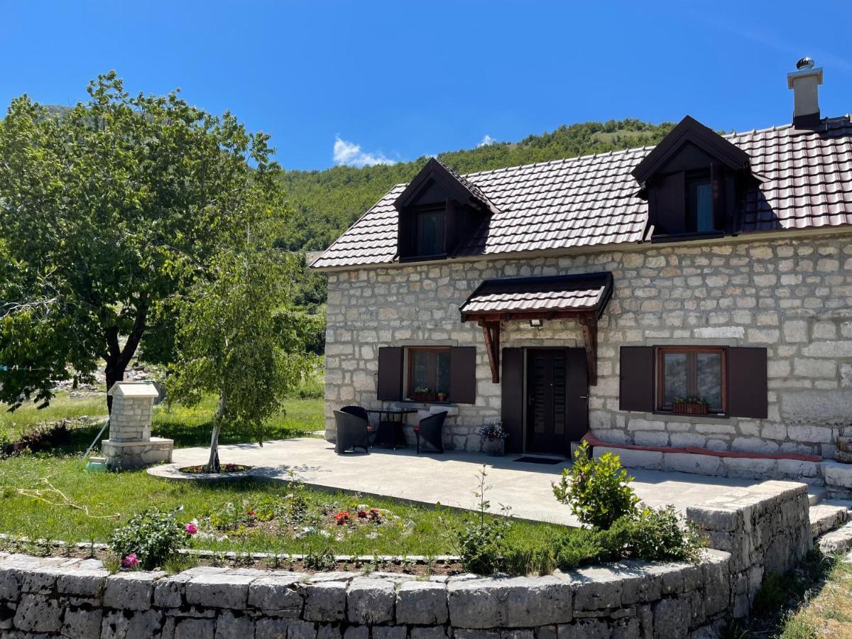 Lovcen Holiday Home เซทินเจ ภายนอก รูปภาพ