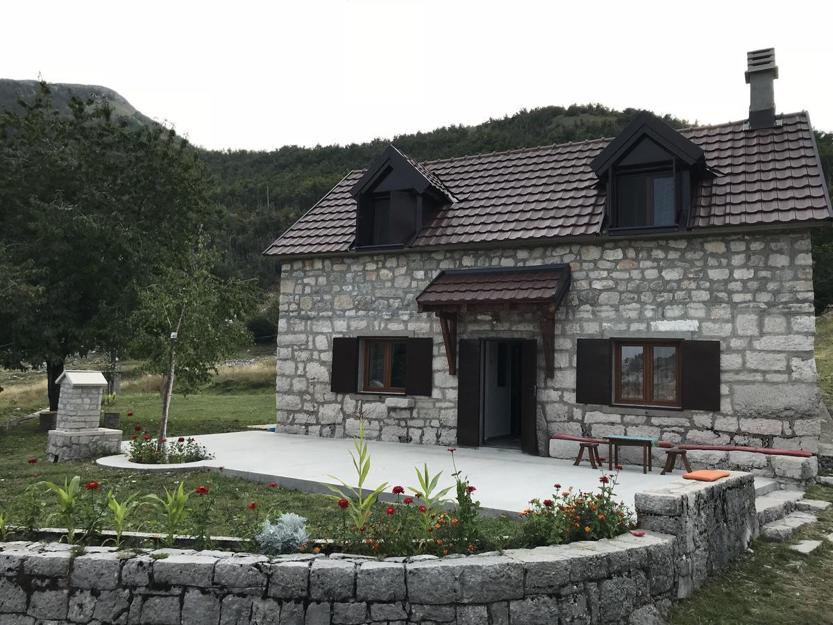 Lovcen Holiday Home เซทินเจ ภายนอก รูปภาพ