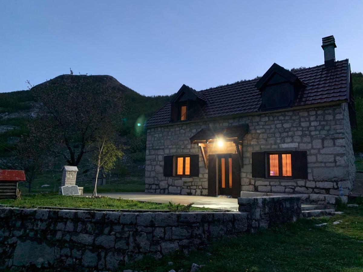 Lovcen Holiday Home เซทินเจ ภายนอก รูปภาพ
